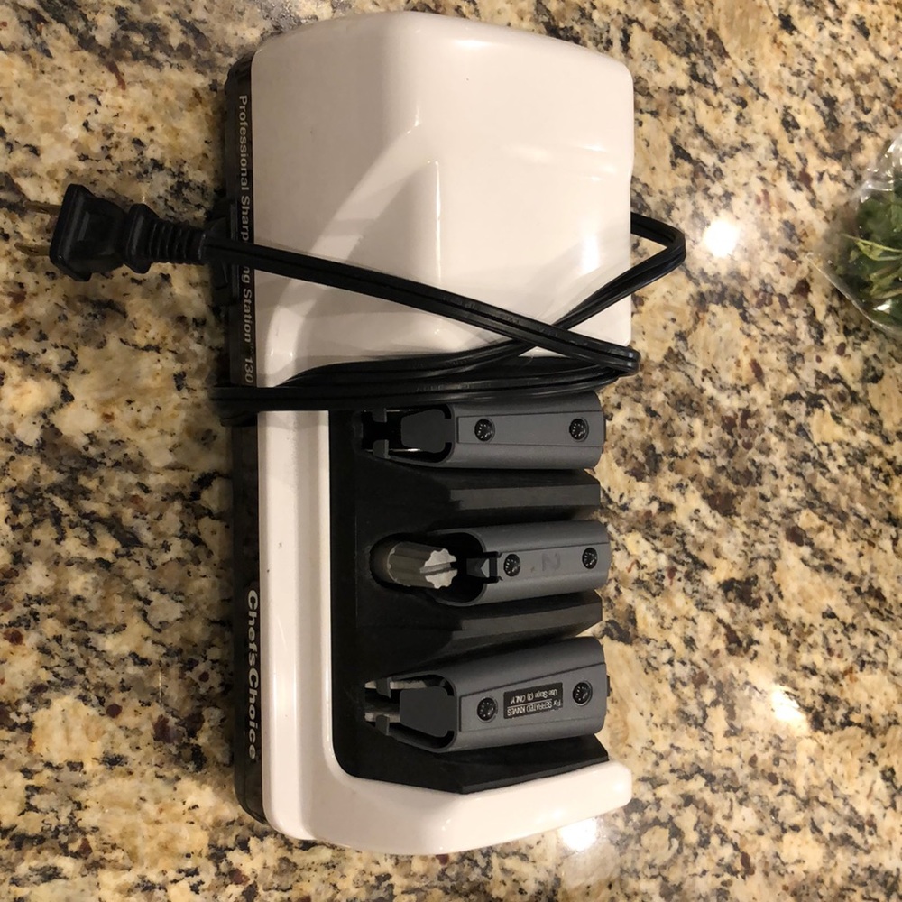 Knife sharpener